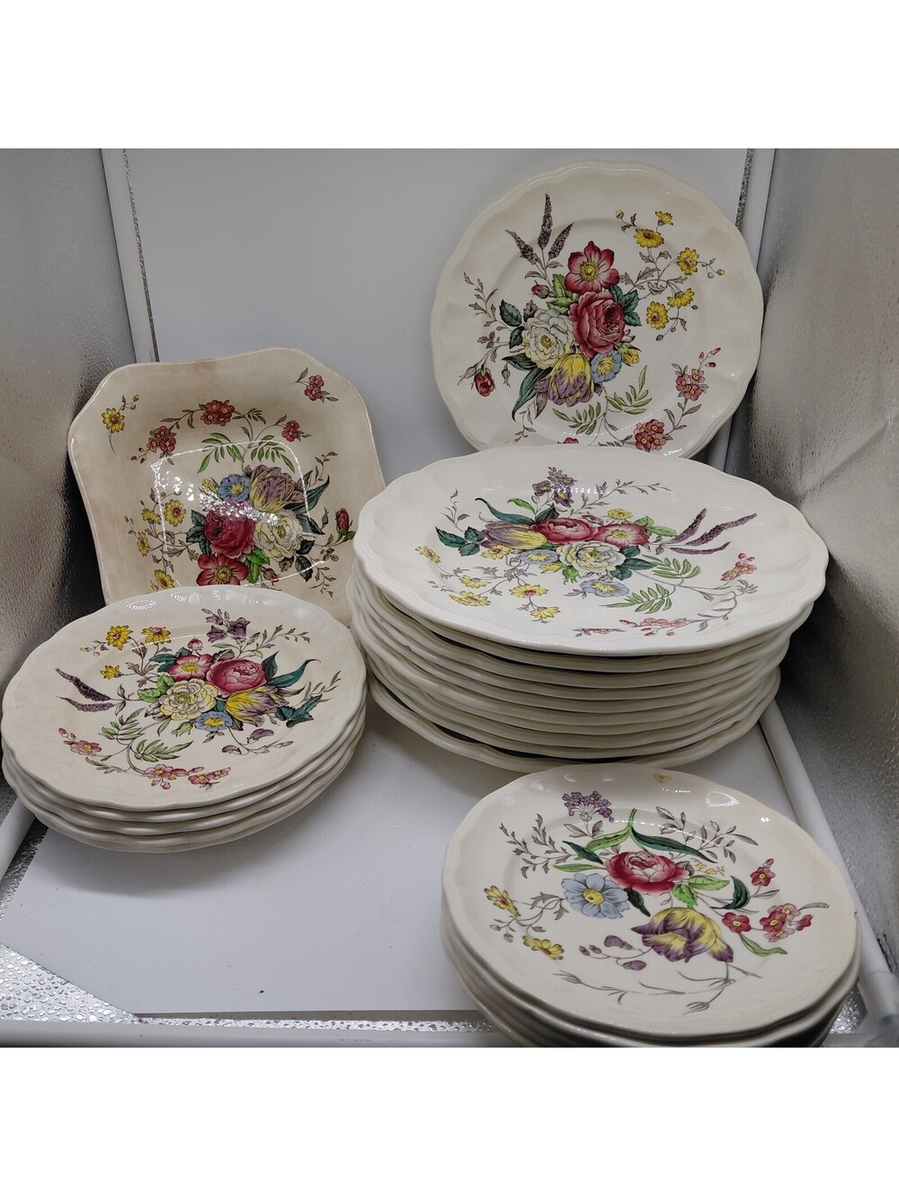 Vintage Copeland Spode Gainsborough Floral Dinnerware Plate Set Lot 22 England